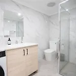Self-contained Unit Perfect For Solo Or Couple Travelers Holiday home