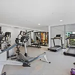 Contemporary 1-Bed With Pool Near Brisbane River