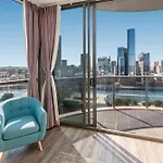 River-View Unit With Rooftop Pool Near Museums