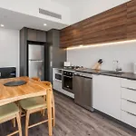 River-View Unit With Rooftop Pool Near Museums