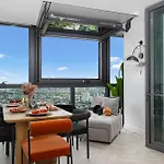 Luxury 50Th Floor 2Br At Queens Wharf With Parking