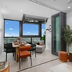 Luxury 50Th Floor 2Br At Queens Wharf With Parking