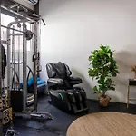 Hot Tub, Ice Bath, Gym, Sauna, Pool Table Coorparoo Haven Brisbane