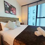 Skytower Level 10 Relaxed 2Br With City Access C17