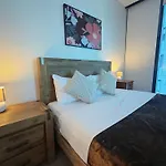 Skytower Level 10 Relaxed 2Br With City Access C17