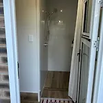 Mains Rd 3人大房只和一个房间合用卫浴m5