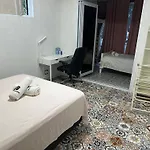 Mains Rd 3人大房只和一个房间合用卫浴m5