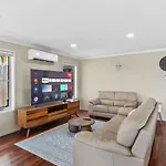 Spacious 2-Storey 4Br House Family Friendly