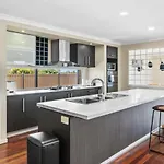Spacious 2-storey 4br House Family Friendly * Brisbane