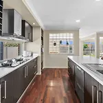 Spacious 2-storey 4br House Family Friendly Holiday home Brisbane