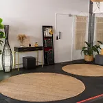 Hot Tub, Ice Bath, Gym, Sauna, Pool Table Coorparoo Haven