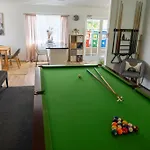 Homestay Hot Tub, Ice Bath, Gym, Sauna, Pool Table Coorparoo Haven Brisbane