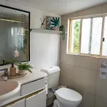 Hot Tub, Ice Bath, Gym, Sauna, Pool Table Coorparoo Haven * Brisbane