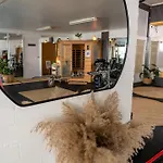 Homestay Hot Tub, Ice Bath, Gym, Sauna, Pool Table Coorparoo Haven
