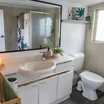 Hot Tub, Ice Bath, Gym, Sauna, Pool Table Coorparoo Haven