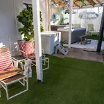 Homestay Hot Tub, Ice Bath, Gym, Sauna, Pool Table Coorparoo Haven