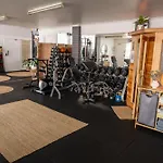 Homestay Hot Tub, Ice Bath, Gym, Sauna, Pool Table Coorparoo Haven Brisbane