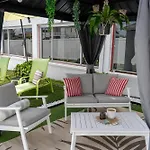 Hot Tub, Ice Bath, Gym, Sauna, Pool Table Coorparoo Haven Brisbane