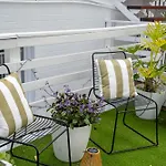 Hot Tub, Ice Bath, Gym, Sauna, Pool Table Coorparoo Haven Homestay *