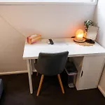 Hot Tub, Ice Bath, Gym, Sauna, Pool Table Coorparoo Haven Homestay *