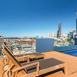 Baxter St Apartments