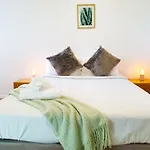 2Br Food & Drink Hub ★Gym★Pool★Views★Roof Terrace
