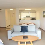 Hillcrest Apartment Hotel