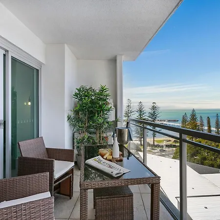 Proximity Waterfront 5* Redcliffe
