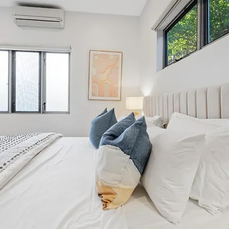 Holiday home The Hampton Retreat - 6br 16 Guest Pet Friendly House Brisbane
