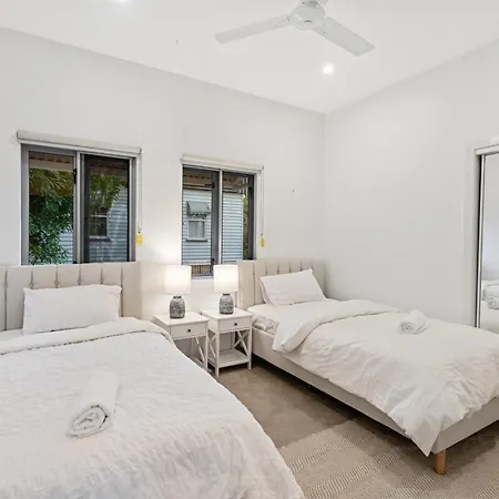 The Hampton Retreat - 6br 16 Guest Pet Friendly House * Brisbane