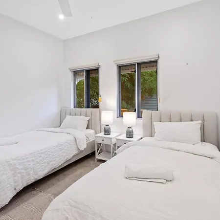 The Hampton Retreat - 6br 16 Guest Pet Friendly House Brisbane