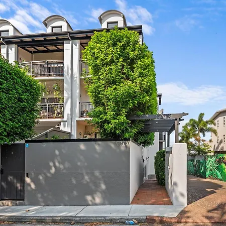 Peaceful Urban Sanctuary Brisbane
