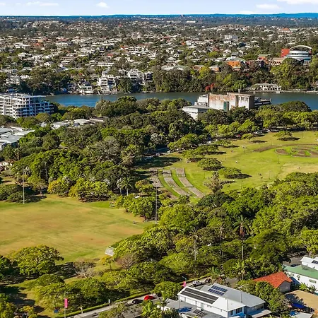 Peaceful Urban Sanctuary Brisbane
