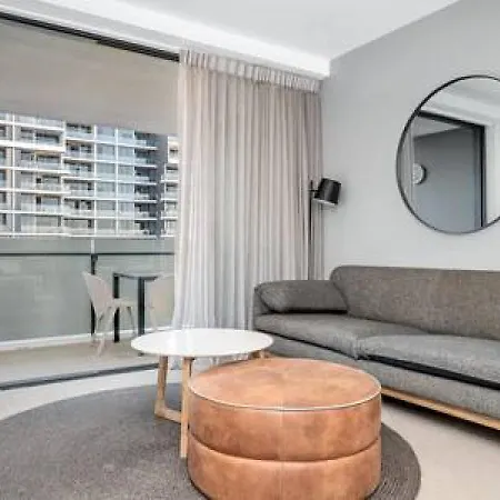 10q Boutique Portside Abnb-style 1br, Convenient In Hamilton Brisbane