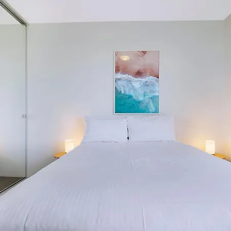 Montague Metropolitan - Cityscape Oasis Apartment *