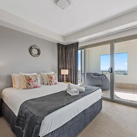 Proximity Waterfront 5* Redcliffe