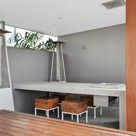 Holiday home 13q Boutique 1 Bedroom Abnb-style Apartment, Location *