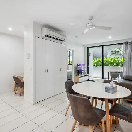 13q Boutique 1 Bedroom Abnb-style Apartment, Location