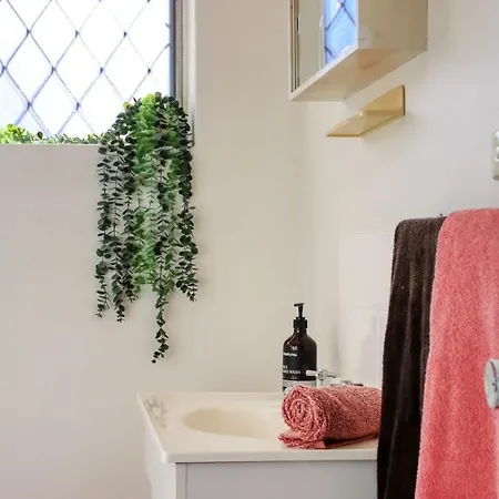 Apartment Recharge On Garden I Cafes & Comfy Quarters Brisbane