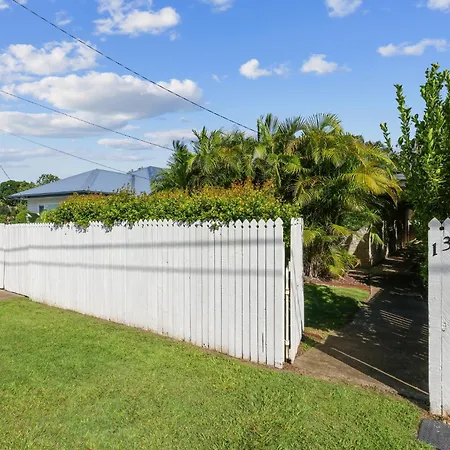 Charming 2-bed With Spacious Backyard & Bbq