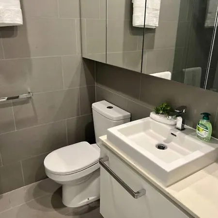2-bed With Pool Gym Parking And Balcony Brisbane
