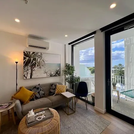 2-bed With Pool Gym Parking And Balcony *