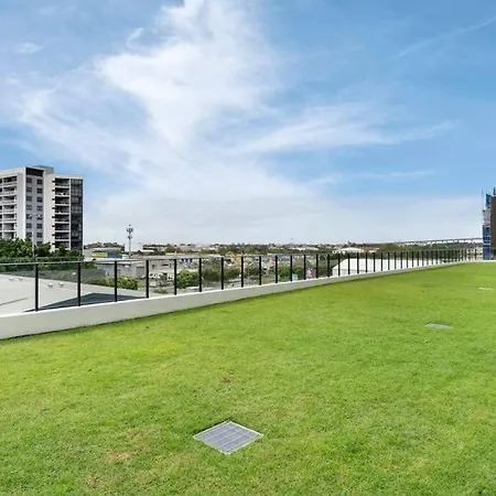 Apartment Luxurious 2br2ba Resort-style Retreat In Hamilton *