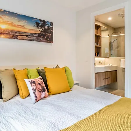 Apartment Creative East Escape Balcony & Parking