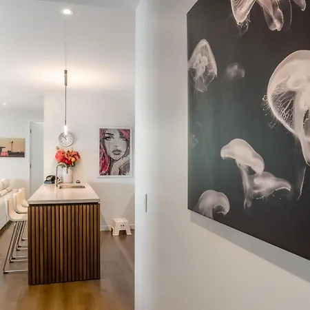 Creative East Escape Balcony & Parking * Brisbane