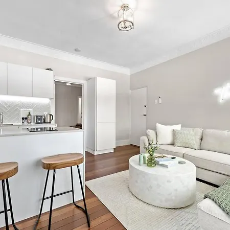 The Ruby - Art Deco 1bed 1bath New Farm Apartment