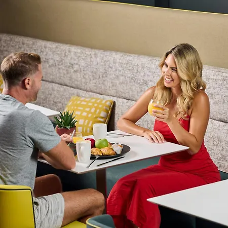 Holiday Inn Express Brisbane Central By Ihg 4* Brisbane