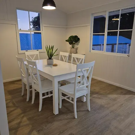 Holiday home Classic Getaway 2 Bdrm Pool *