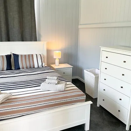 Classic Getaway 2 Bdrm Pool Brisbane
