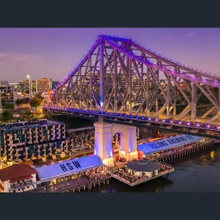 Indulgence At Meriton, Spectacular Views, Sleeps 6 Includes Carpark